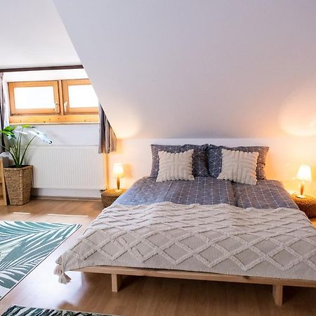 Sziklai Apartman Veszprem Ngoại thất bức ảnh