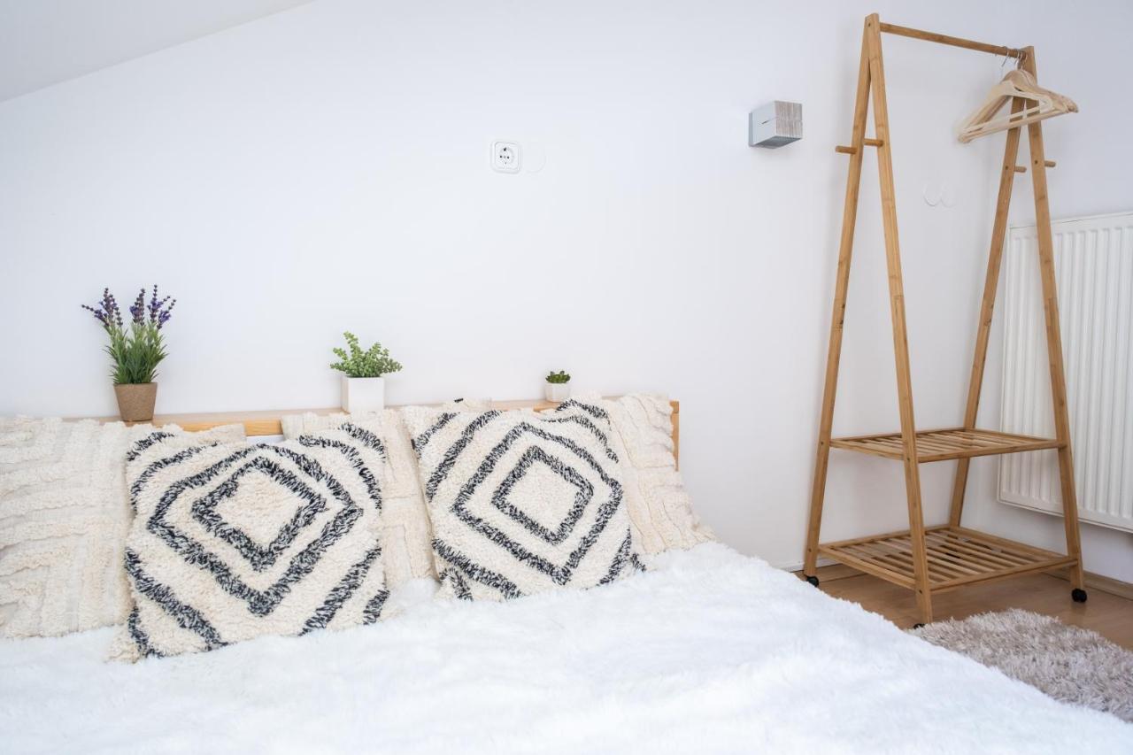 Sziklai Apartman Veszprem Ngoại thất bức ảnh