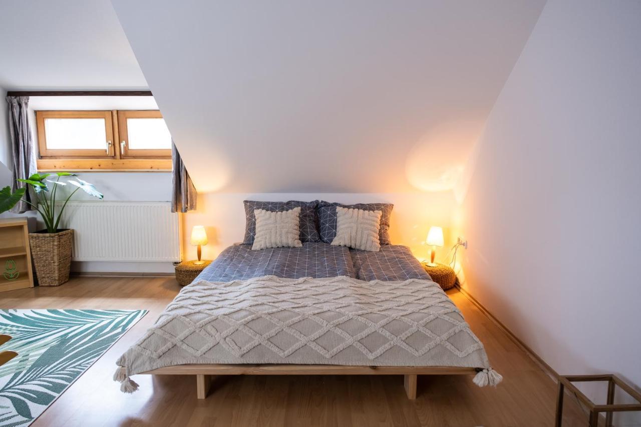 Sziklai Apartman Veszprem Ngoại thất bức ảnh