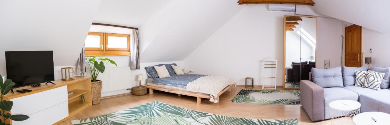 Sziklai Apartman Veszprem Ngoại thất bức ảnh