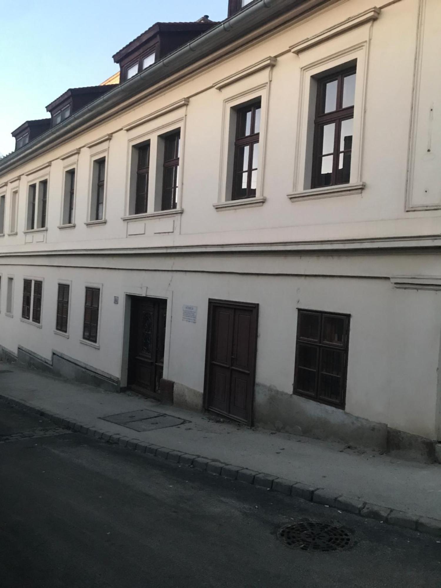 Sziklai Apartman Veszprem Ngoại thất bức ảnh